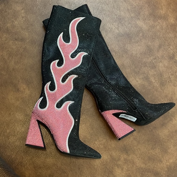 Gianni Bini Zander Rhinestone Flame Pointed Toe Knee High Boots Size 5.5 NWOB - Picture 2 of 8